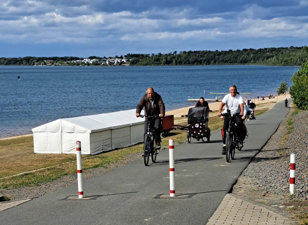 Biking around the Lake Markkleeberg.